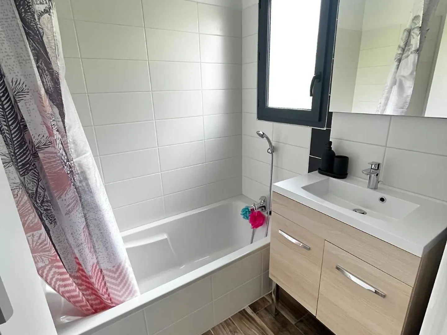 Villa 3 Chambres Piscine Petanque Clim 勒卡斯特雷特
