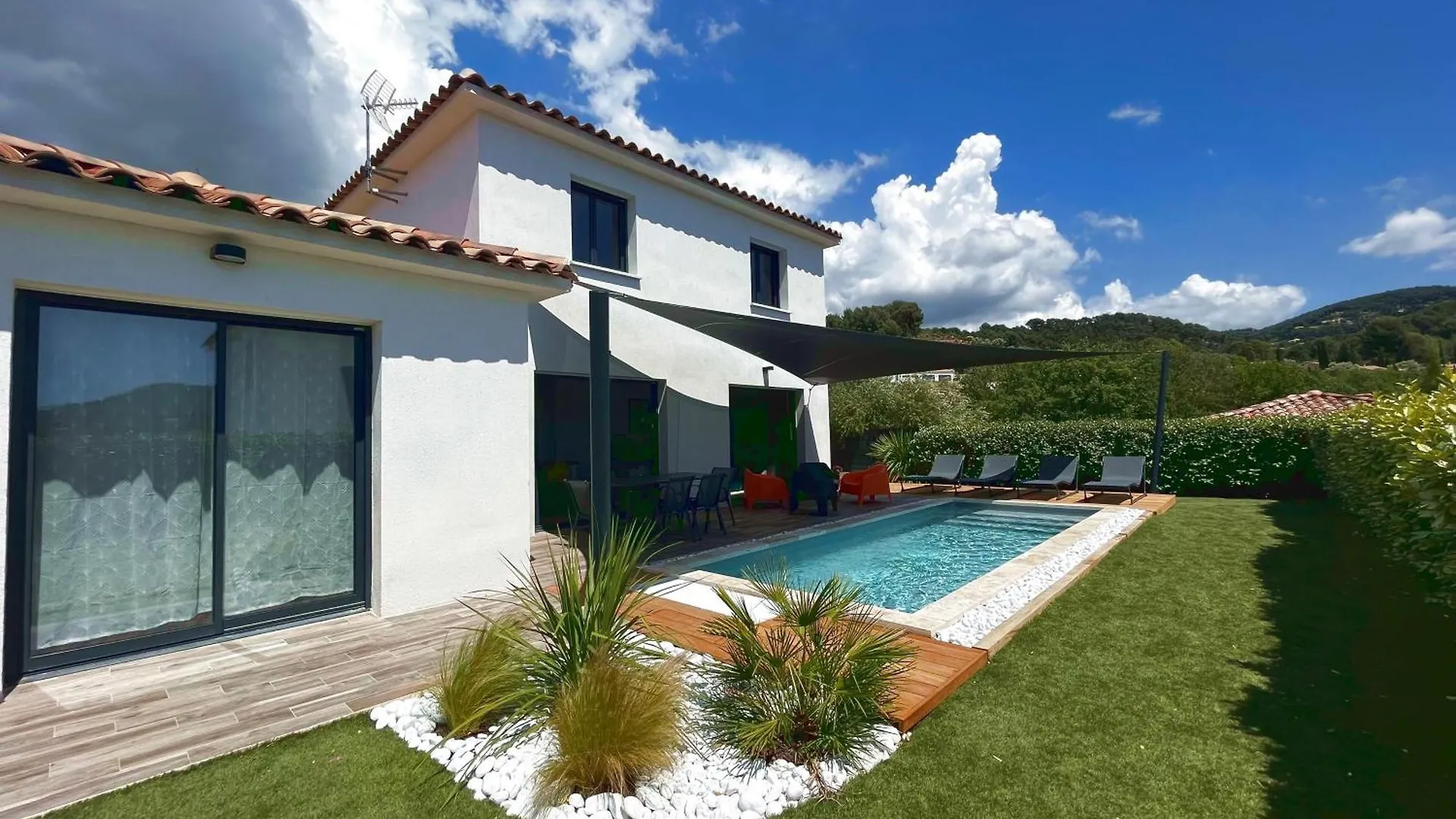 Villa 3 Chambres Piscine Petanque Clim 勒卡斯特雷特
