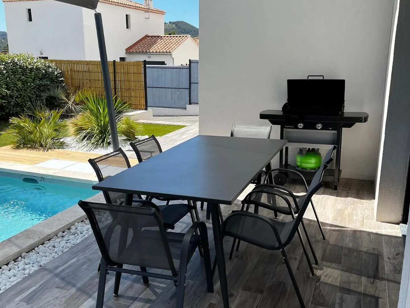 Villa 3 Chambres Piscine Petanque Clim 勒卡斯特雷特